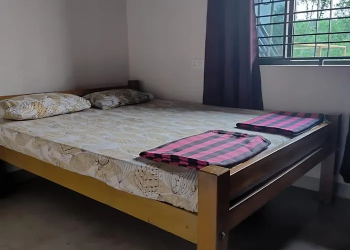Suvarna Tourist Home